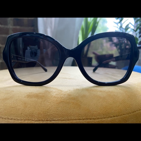 Coach sunglasses with case - Picture 2 of 10